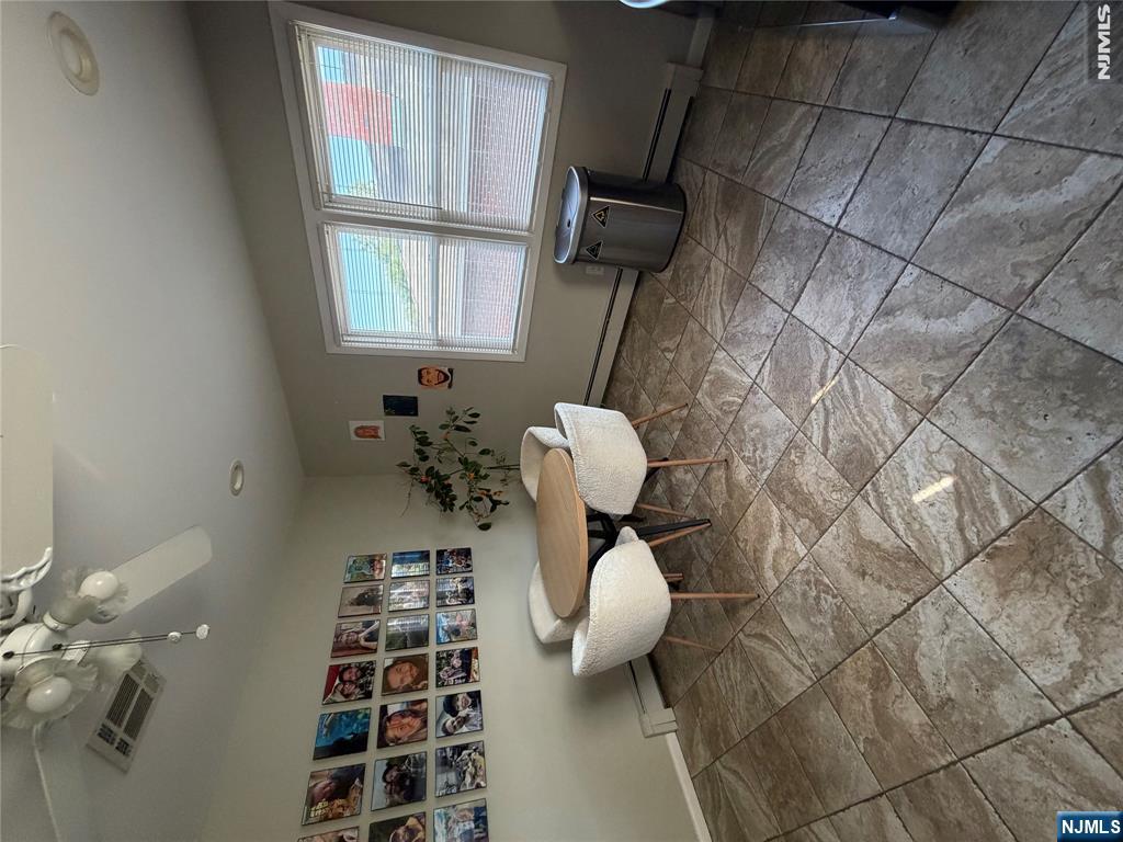10 West Street 2 - Photo 4