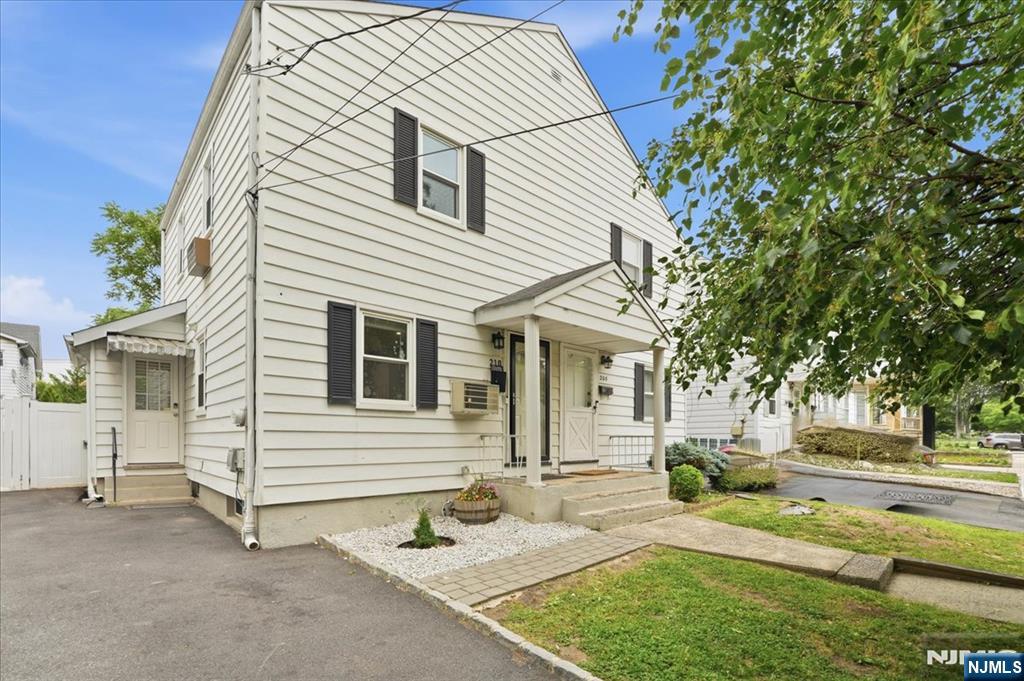 210 17th Street - Photo 1