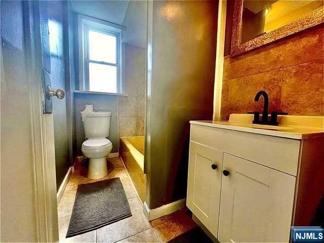 85 Macarthur Avenue - Photo 2