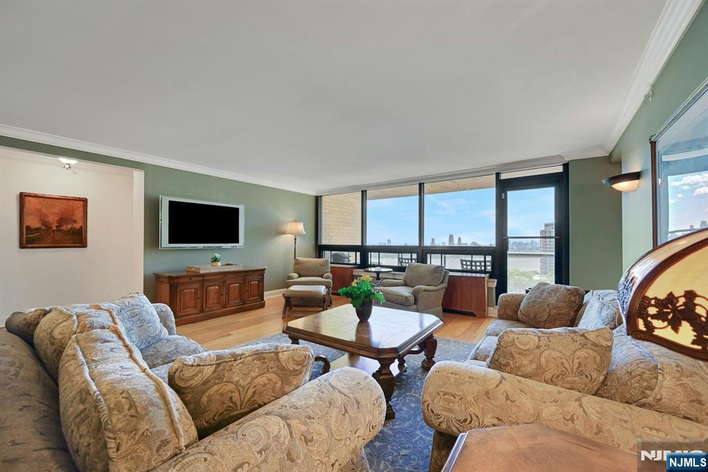 800 Palisade Avenue #901 — photo 8