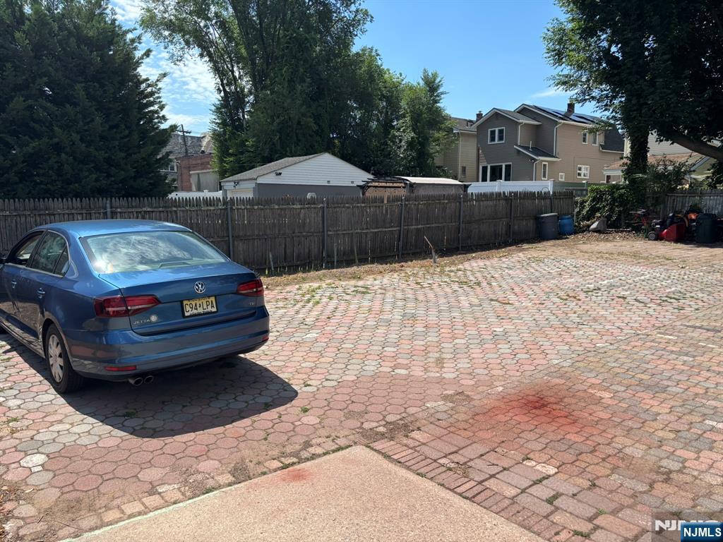 260 Court Avenue - Photo 2