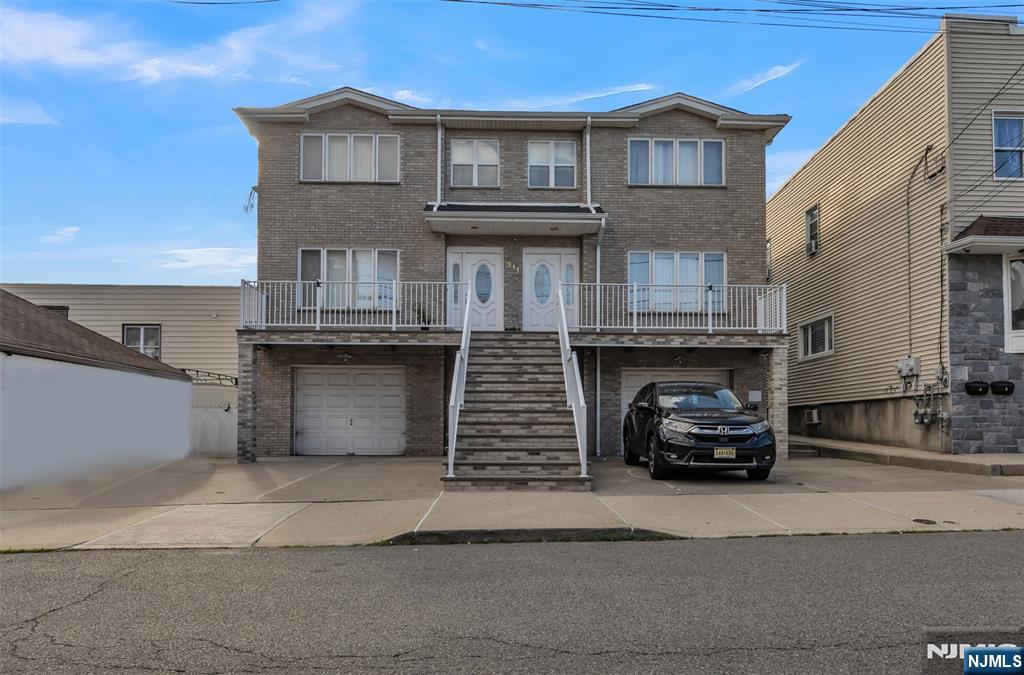 311 6th Street C - Photo 1