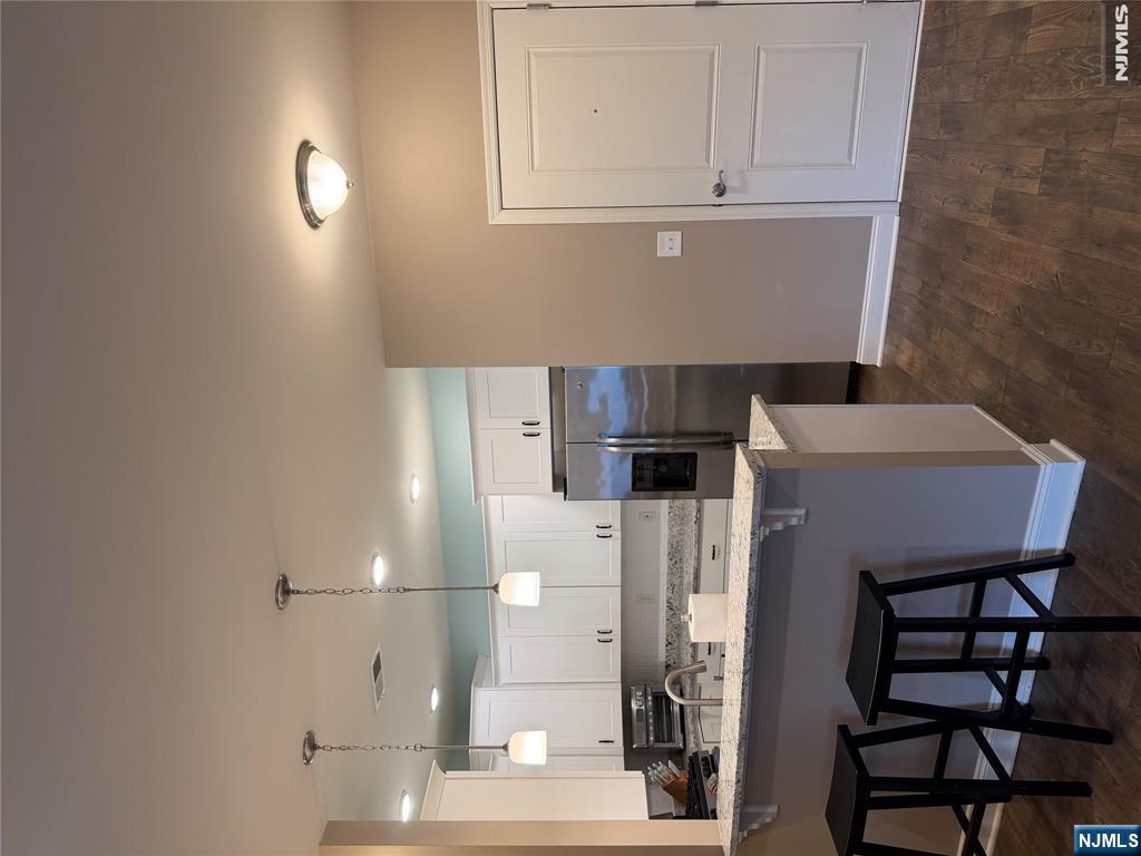 43 Elston Court 303 - Photo 3
