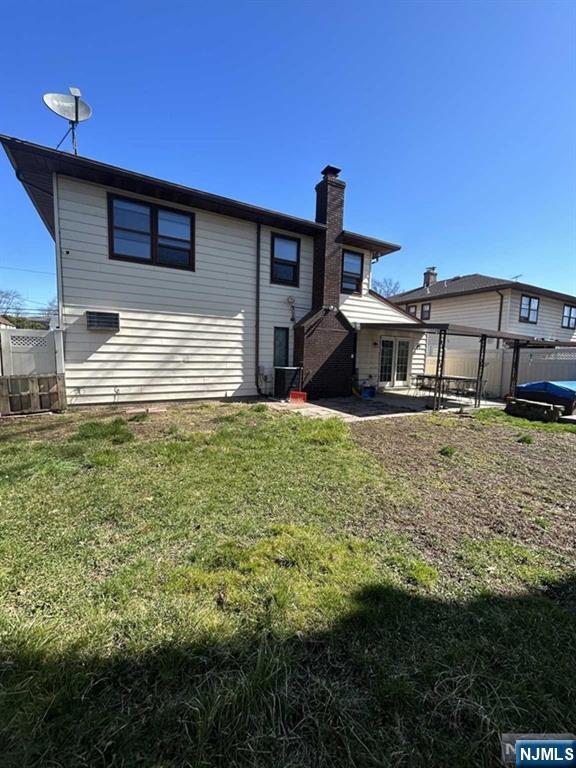 242 Paterson Avenue - Photo 2