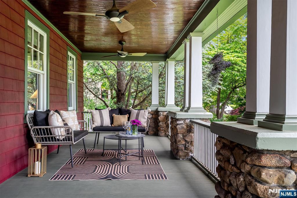275 Highwood Avenue - Photo 2