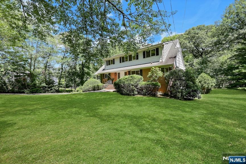 64 Overlook Drive - Photo 3