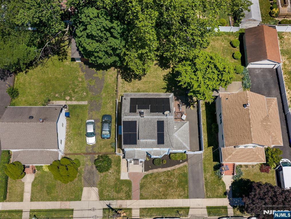 330 Simons Avenue - Photo 2