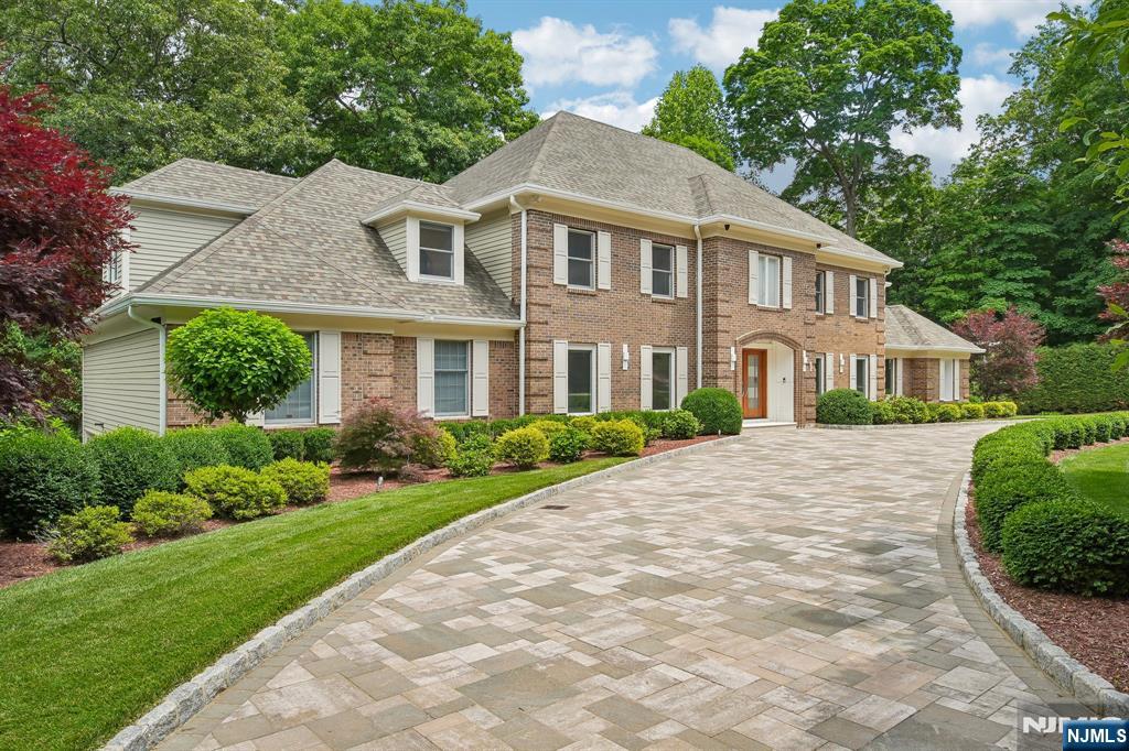 807 Sussex Road - Photo 2
