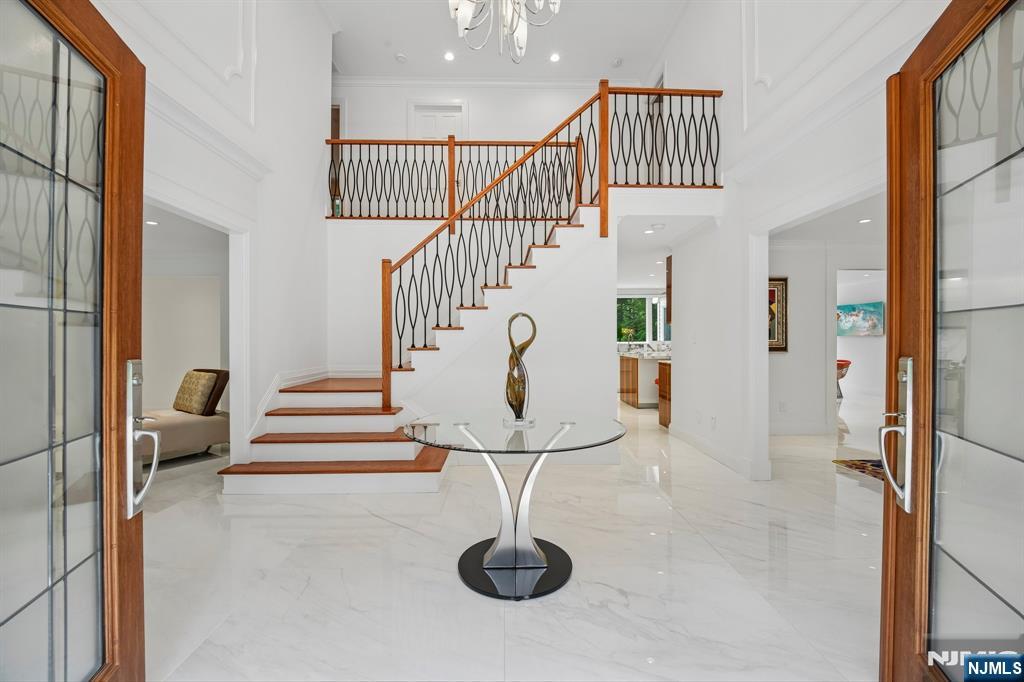 807 Sussex Road - Photo 4
