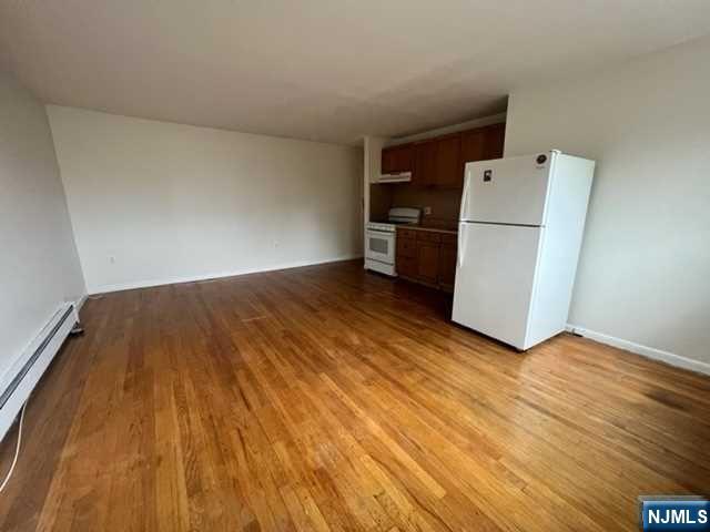 166 Sedore Avenue 1 - Photo 4