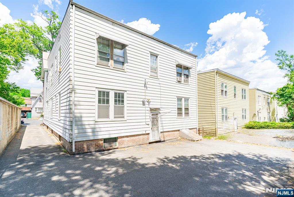 126 Scofield Street - Photo 4
