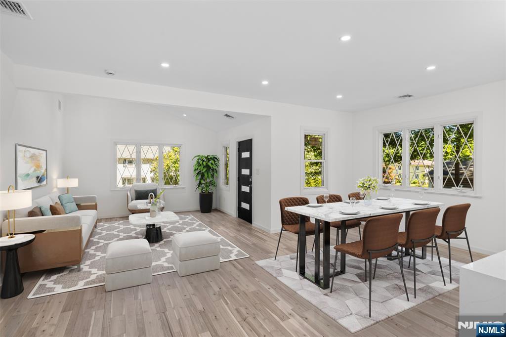 137 Myrtle Avenue - Photo 3