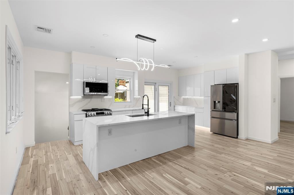 137 Myrtle Avenue - Photo 5