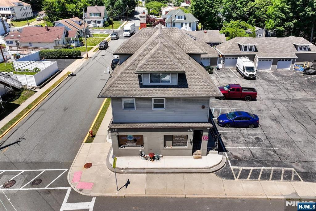 152 Hamburg Turnpike - Photo 1