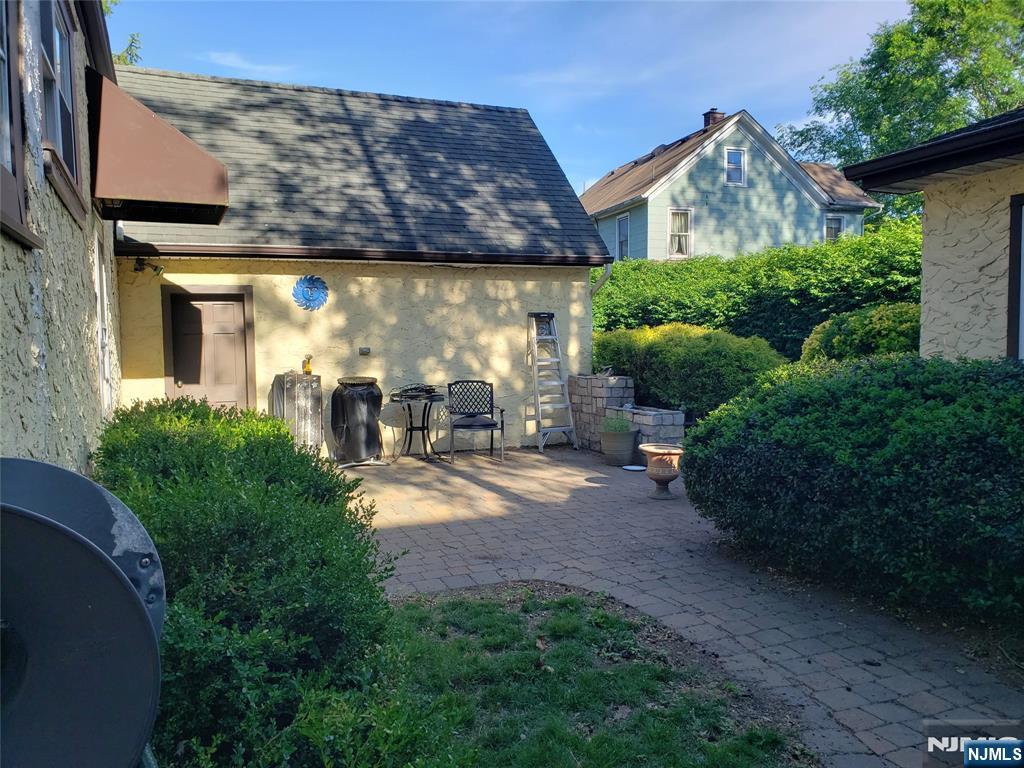 216 N Ross Place - Photo 4
