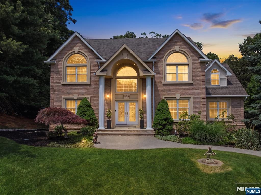 <p>Listings That Reflect Our Standards</p>