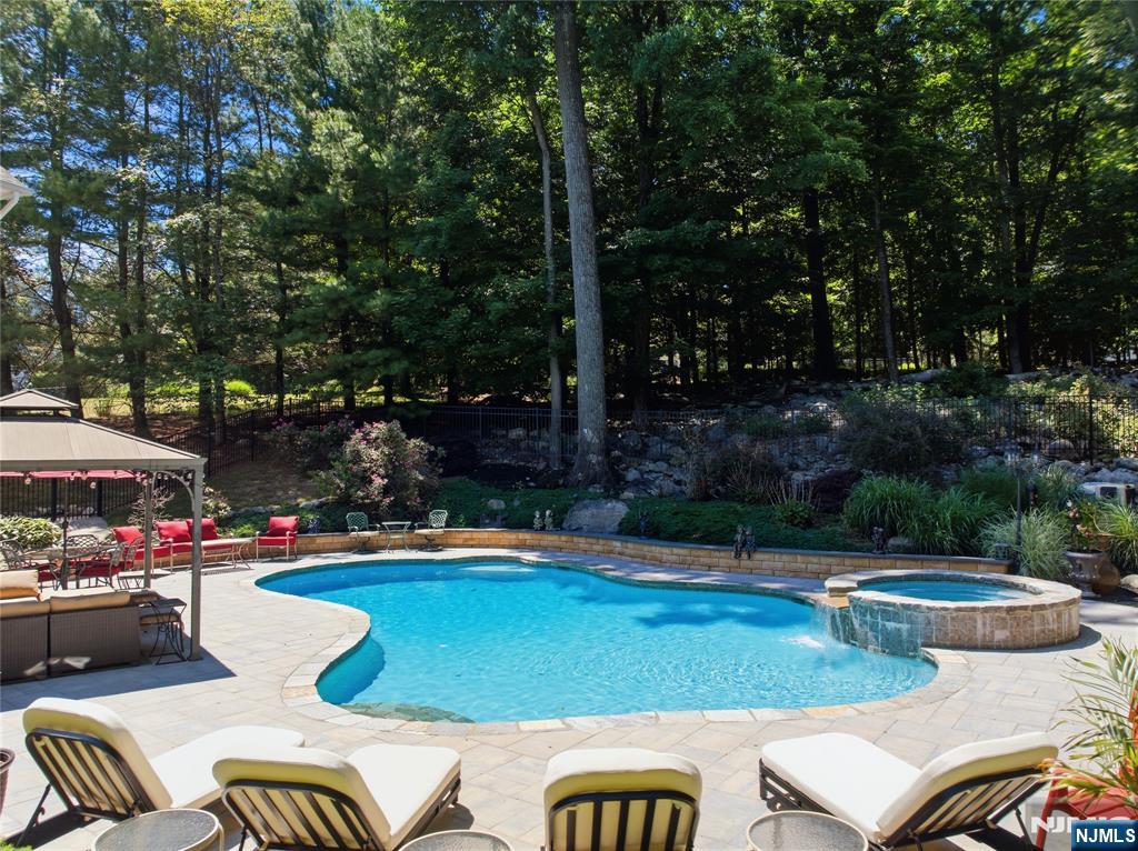 525 Kings Point Trail — photo 35