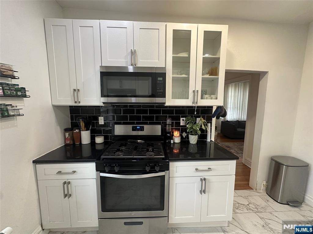 244 Lawton Avenue 13 - Photo 3