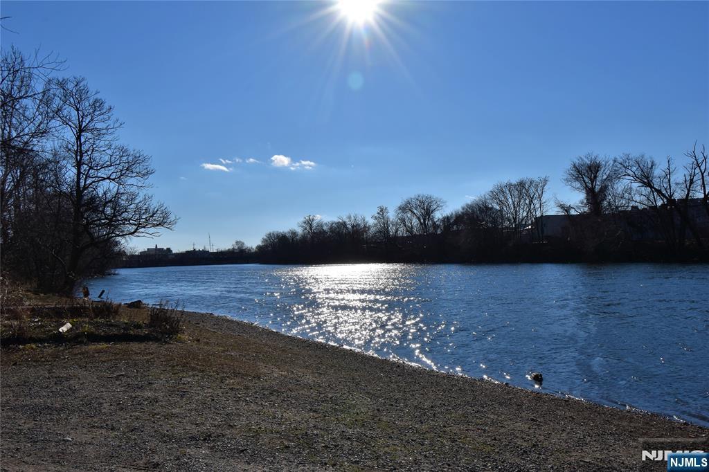 164 Page St, Elmwood Park, NJ 07407
