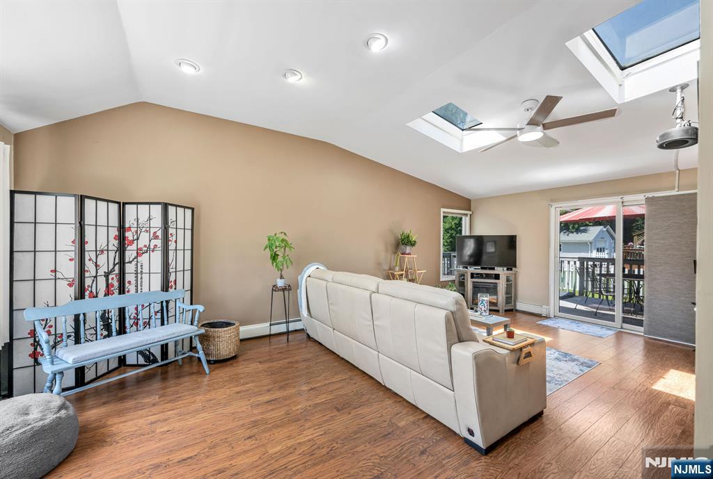 109 Greenwood Avenue - Photo 4