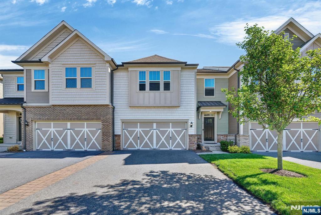 18 Winfield Drive 802 - Photo 1