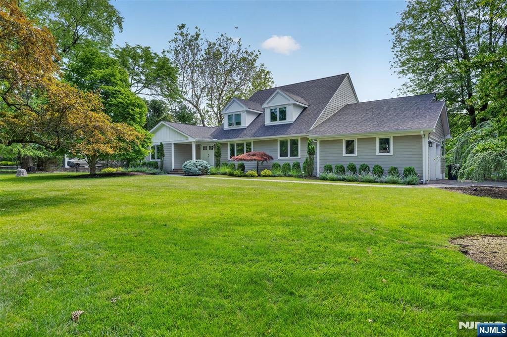 22 Glen Carl Road, Upper Saddle River NJ — listing photo