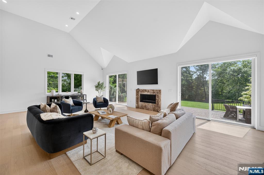 22 Glen Carl Road — photo 12