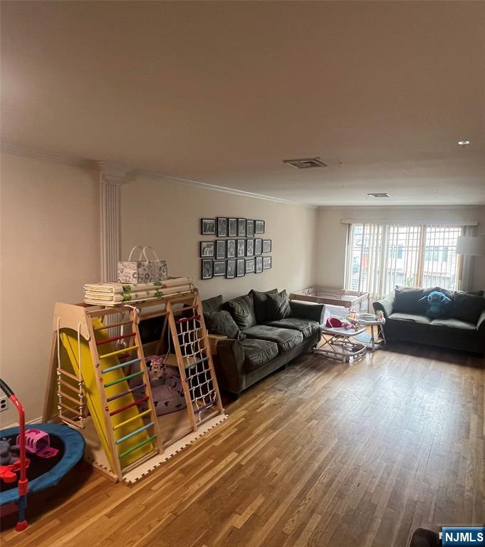 414 Lafayette Ave, Cliffside Park, NJ 07010