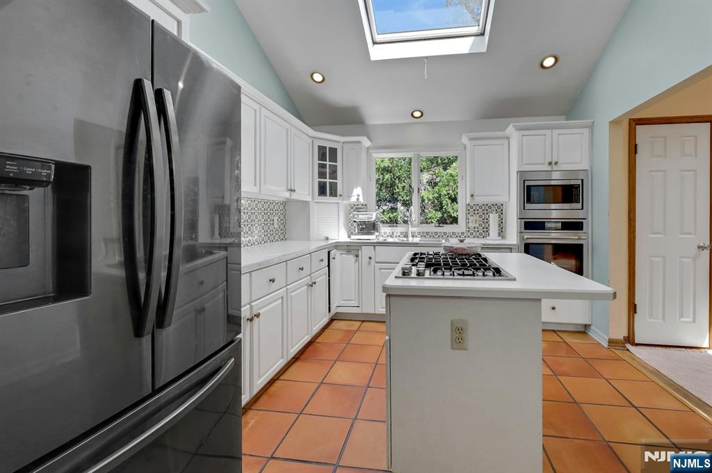 348 Highwood Avenue — photo 14