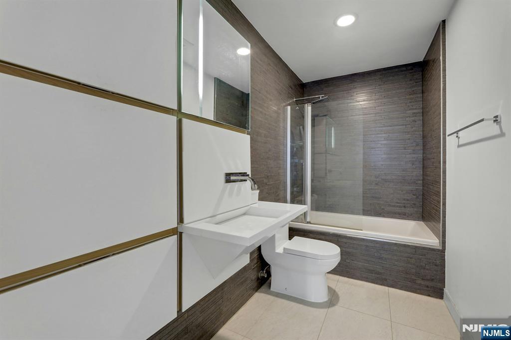 348 Highwood Avenue — photo 23