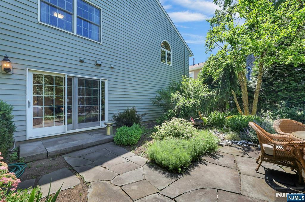 348 Highwood Avenue — photo 34