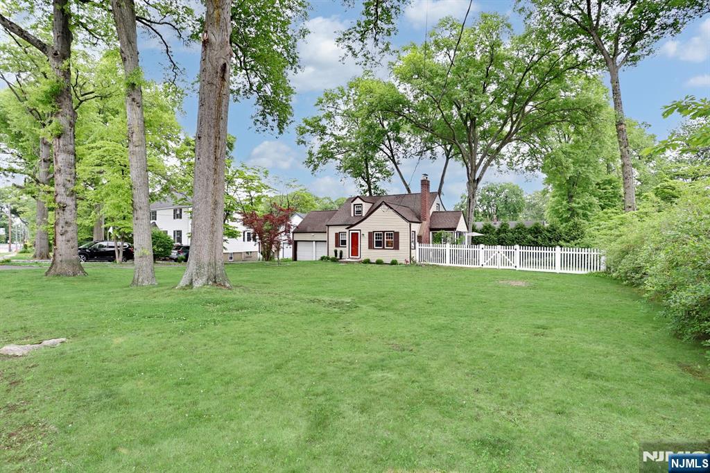 191 4th Avenue - Photo 2
