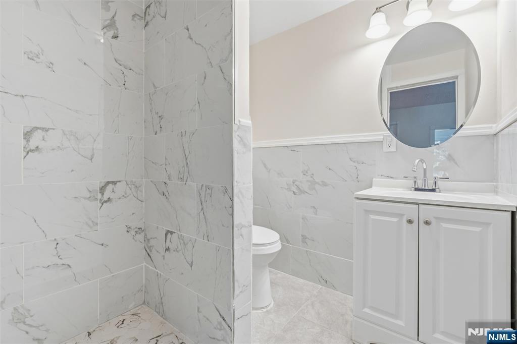 35 Grand Avenue - Photo 4