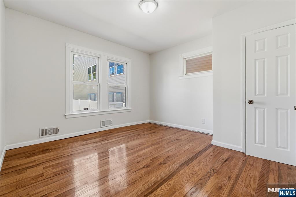 35 Grand Avenue - Photo 5