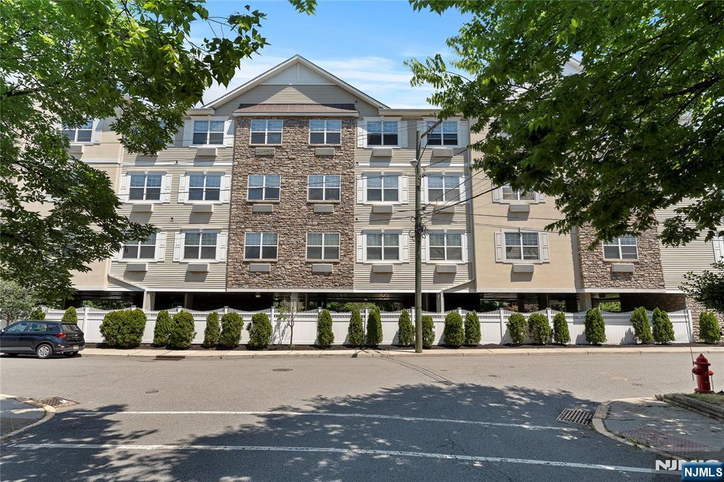 1 Parkway 109 - Photo 1