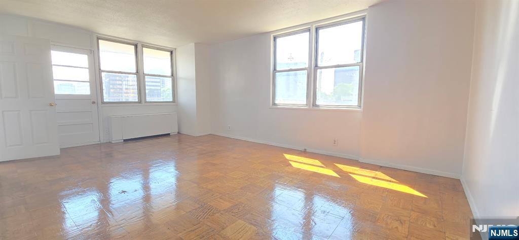 201 Bridge Plaza 3F - Photo 3