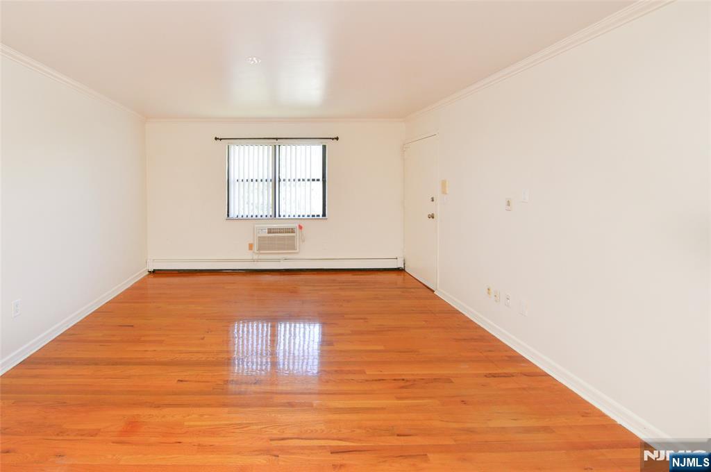 729 10th Street 2F - Photo 2