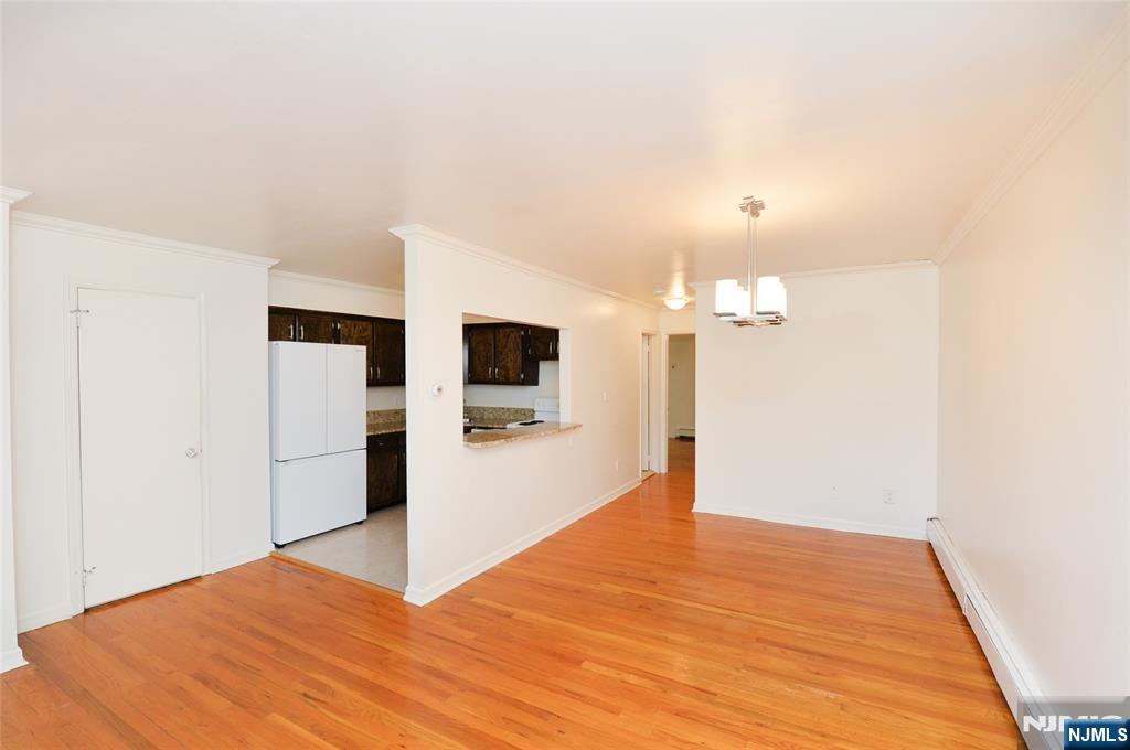 729 10th Street 2F - Photo 4