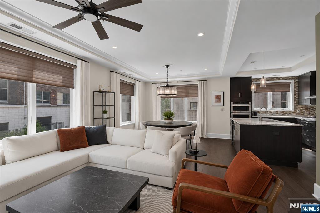 250 Henley Place 210 - Photo 3