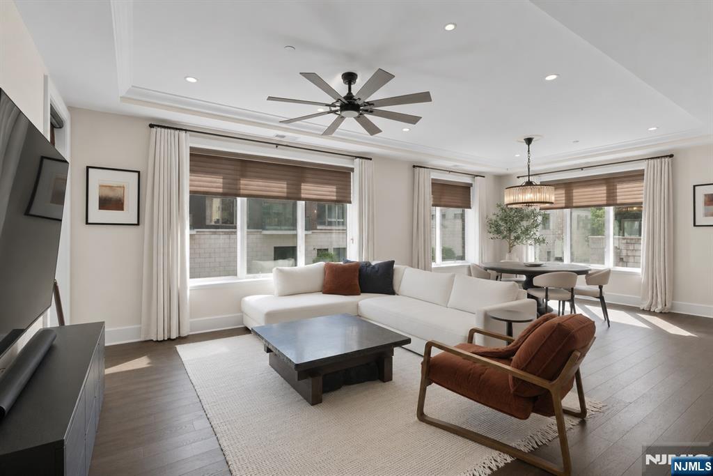 250 Henley Place 210 - Photo 4
