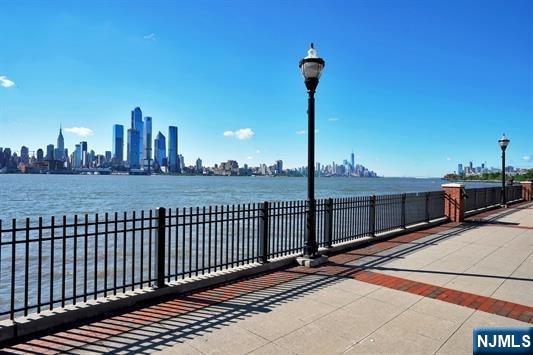 250 Henley Place #210 — photo 47