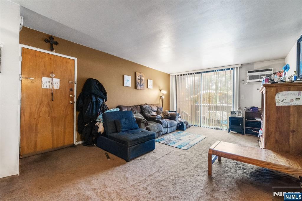 468 Liberty St #101, Little Ferry, NJ 07643