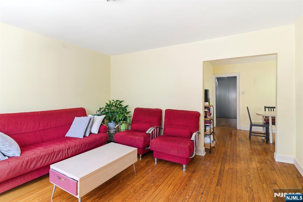 164 Hopkins Avenue - Photo 4