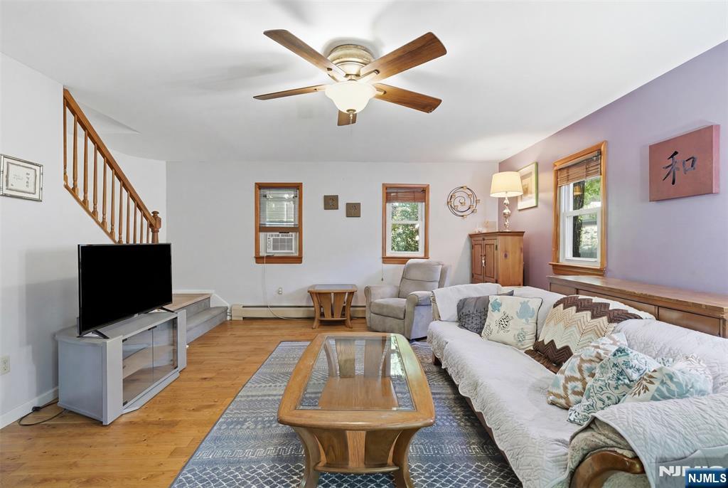 2nd image of 9 Juniper Trl, Kinnelon Borough, NJ 07405 | MLS# 26021627