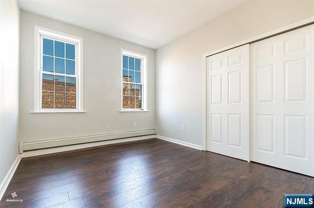 1320 44th Street - Photo 5