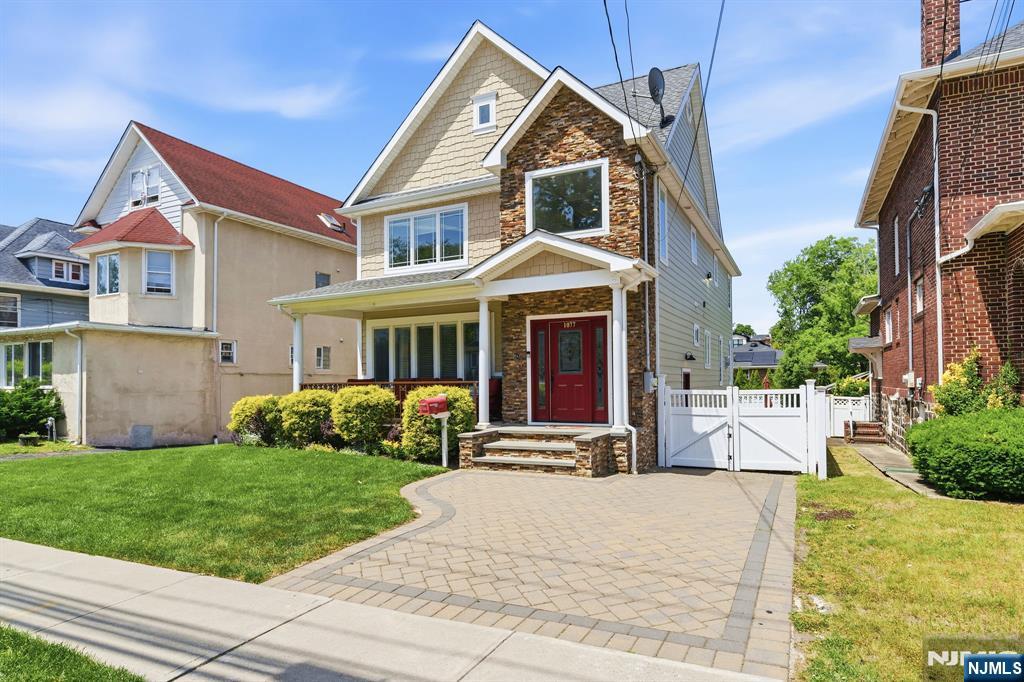 1077 Anderson, Fort Lee, NJ 07024
