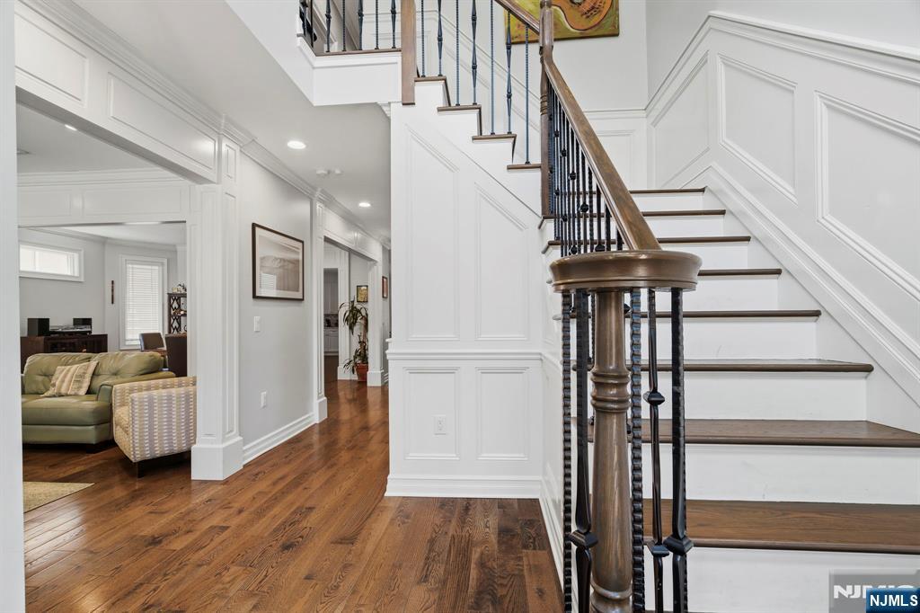 1077 Anderson - Photo 3