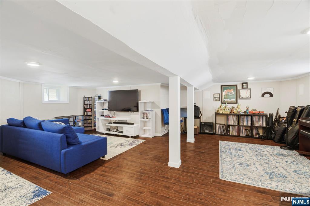 1077 Anderson — photo 34