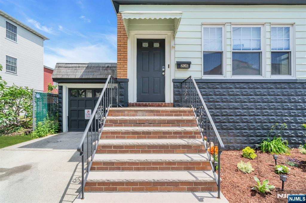 206 Highland Avenue 1 - Photo 3