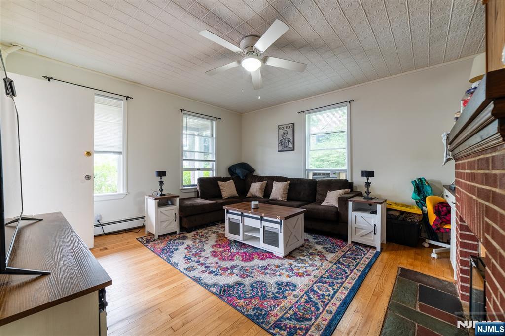 193 Livingston St, Northvale, NJ 07647